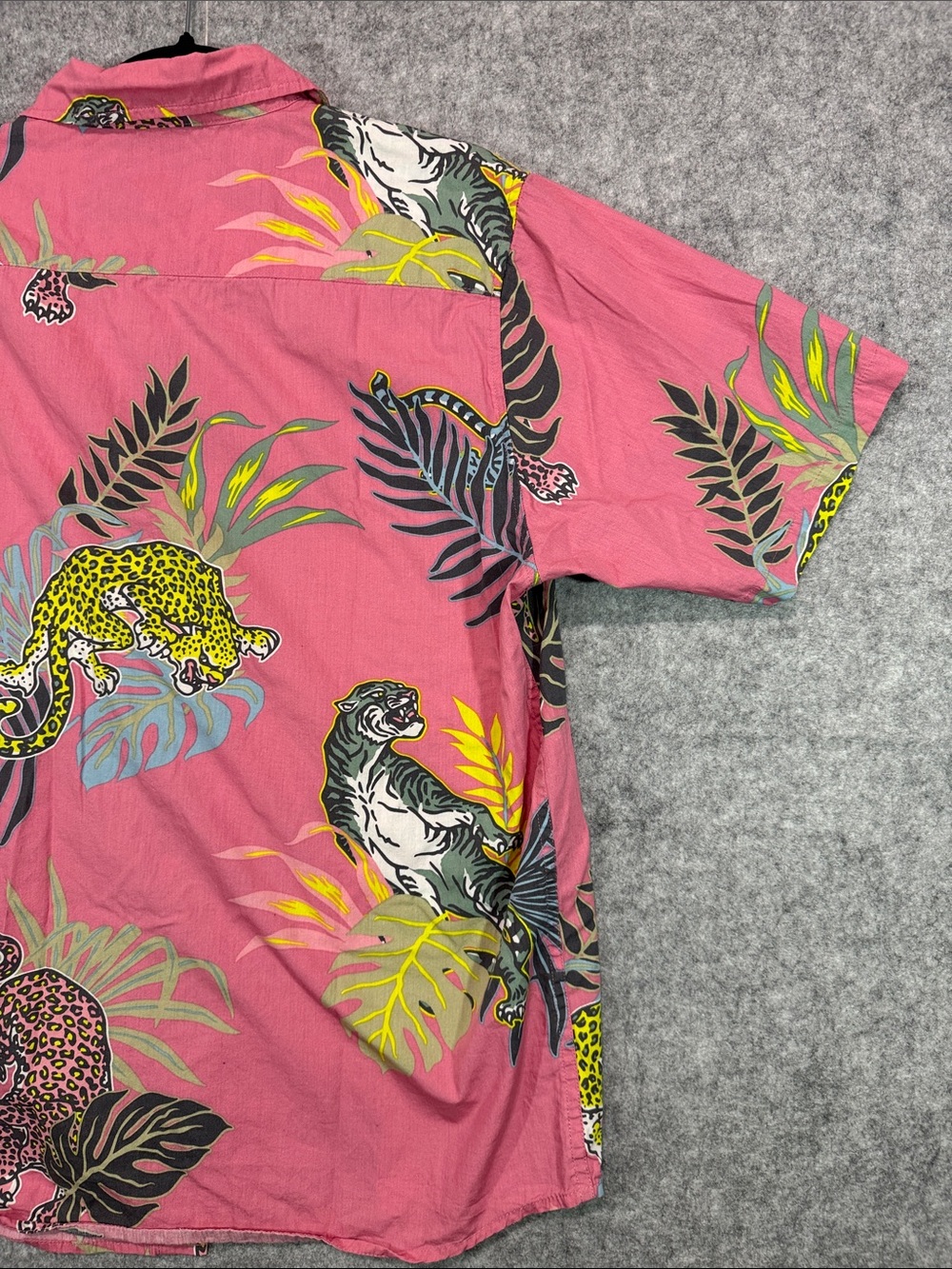 Neff Button Down Shirt - Mens M - Pink Cheetah Palm Bright Beach Pool Party - Picture 8 of 10